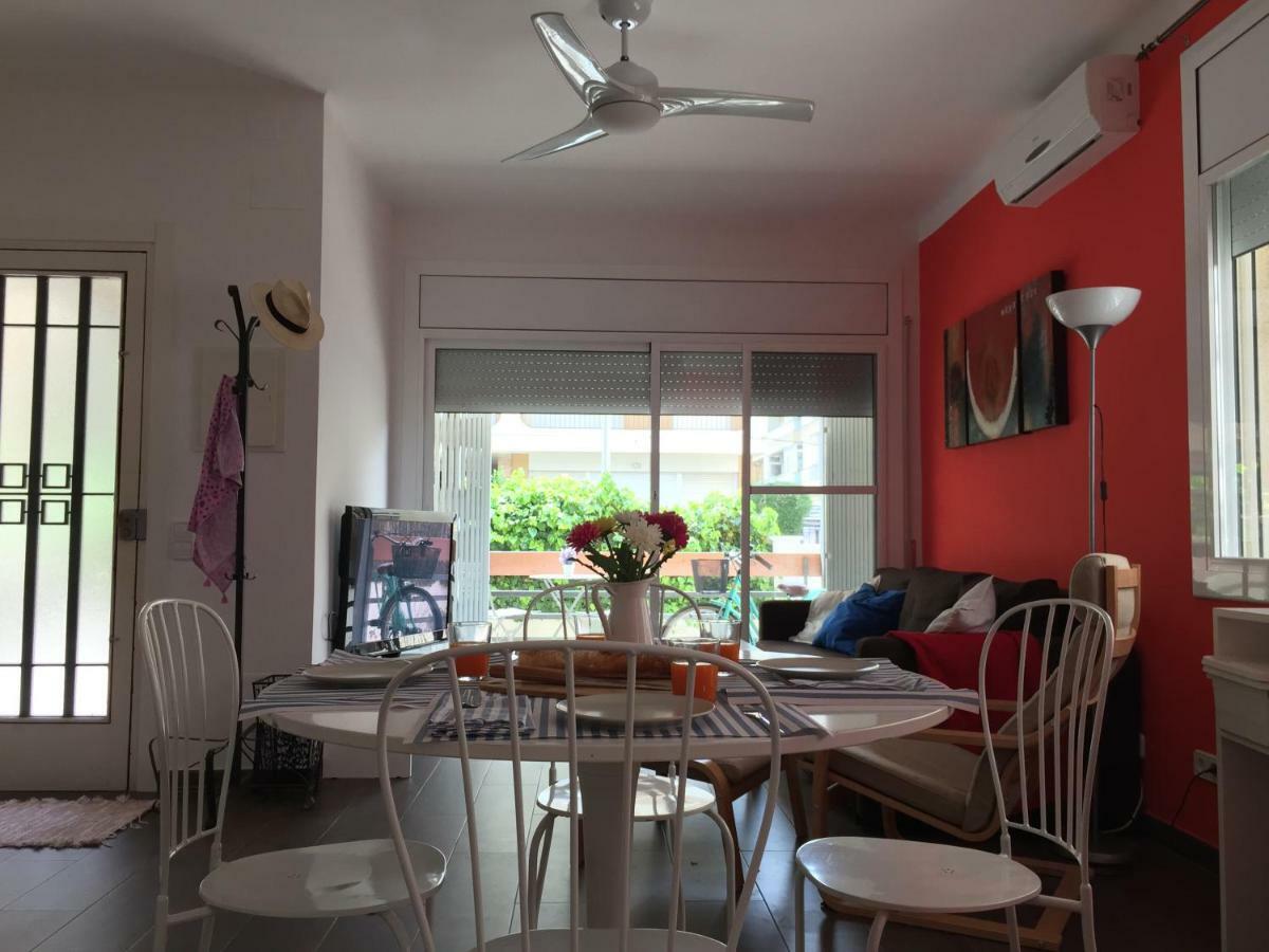 Nice Apartment 80 Meters From The Beach Calafell Dış mekan fotoğraf